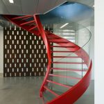 Escaleras modernas rojas