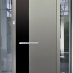 Puerta de entrada de aluminio gris