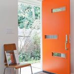 puerta naranja